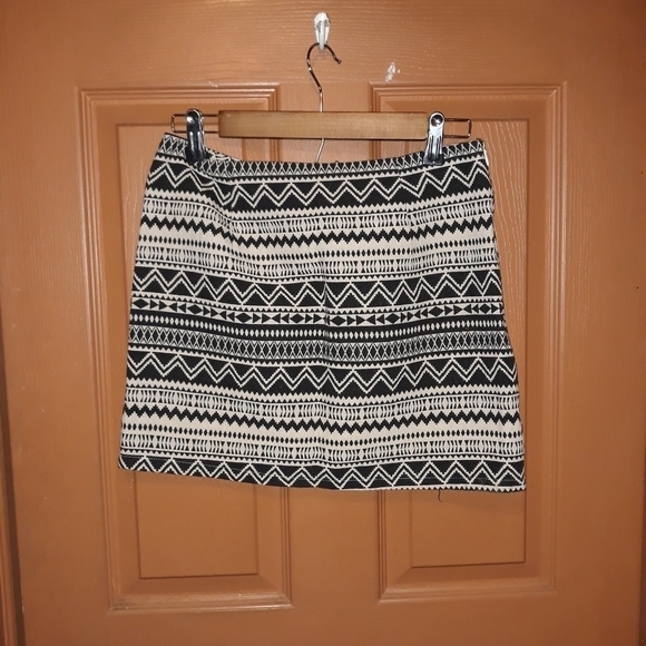 Forever 21 medium skirt 5/$25 A-25 - Picture 1 of 2